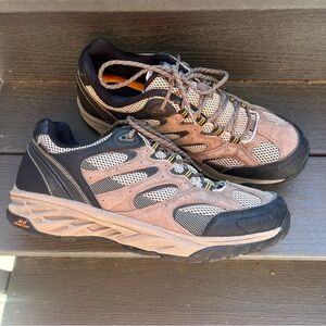 HI TEC HIKING SHOES SIZE 12